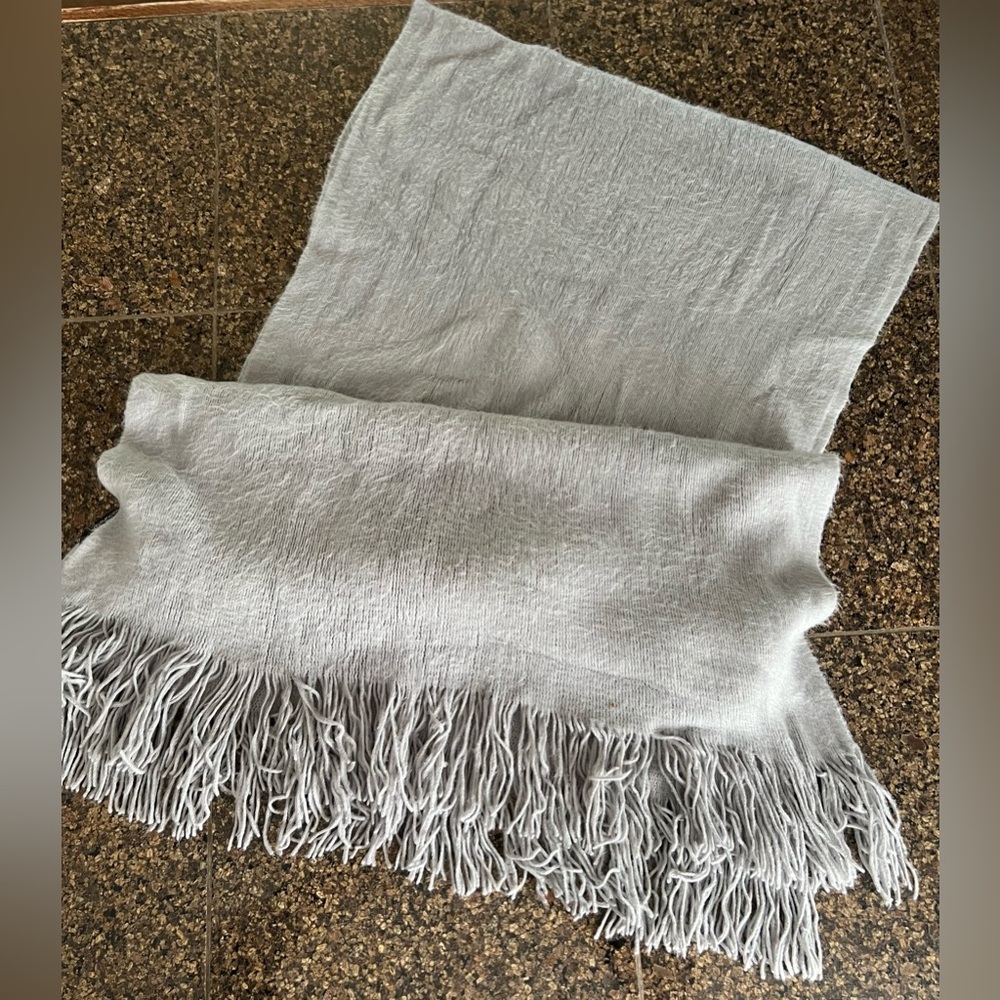 😍SUPER SOFT😍 Gray Scarf. 19 inches wide by 84 inches long!